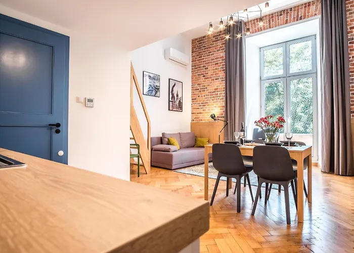 Apartment Tower Street