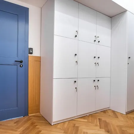 Tower Street Apartment *
