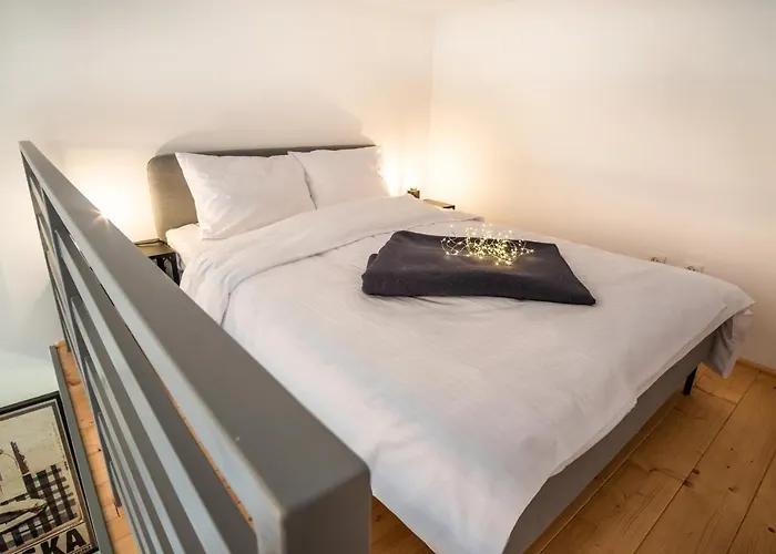 Tower Street Apartment *