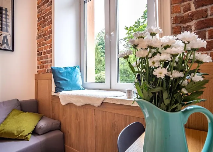 Apartment Tower Street *