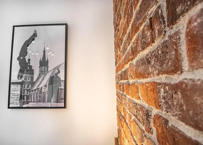 Tower Street Apartment *