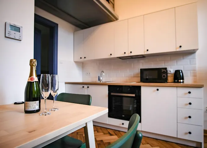 Tower Street Apartment *