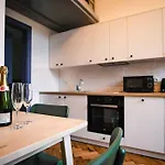 Tower Street Apartman *